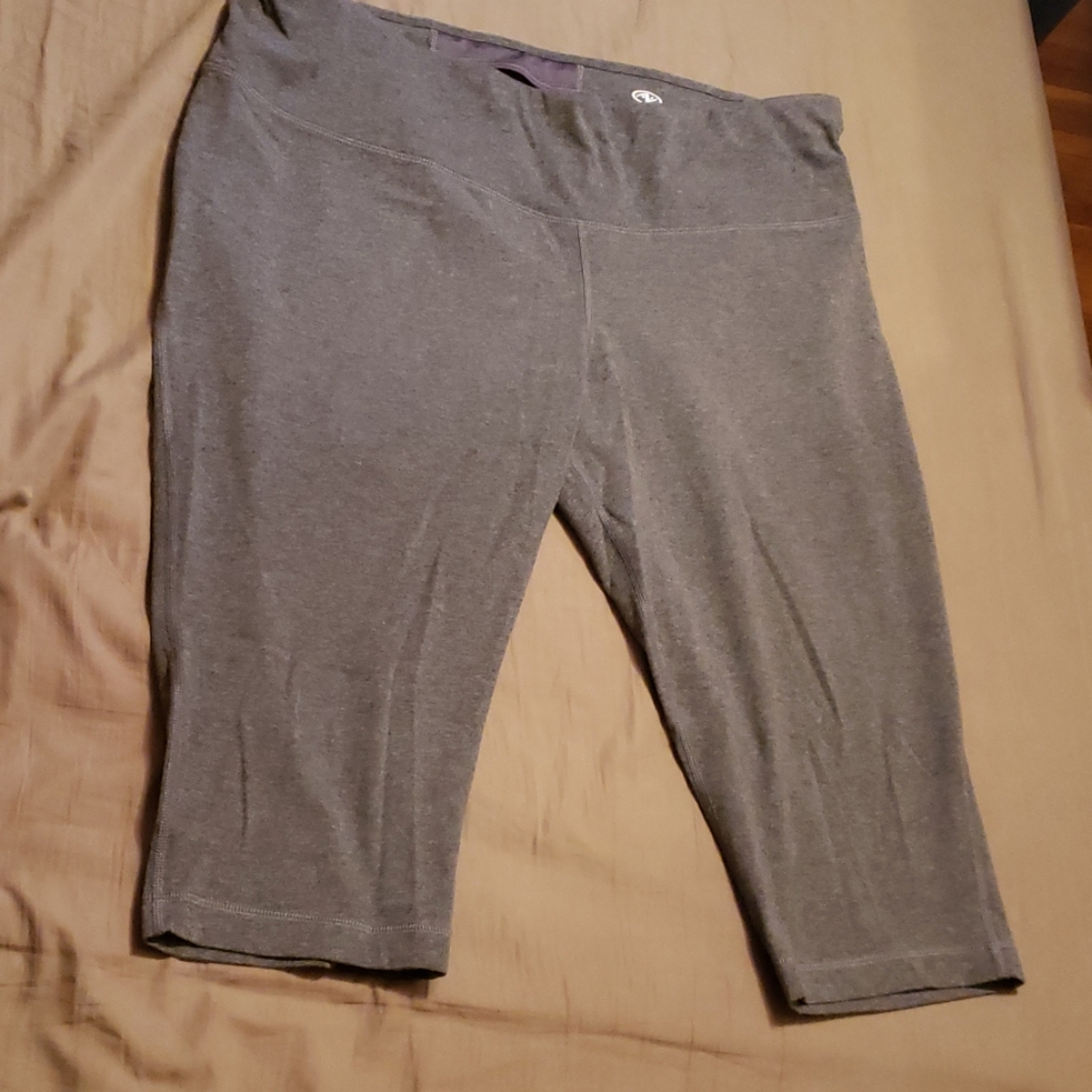 Athletic capris